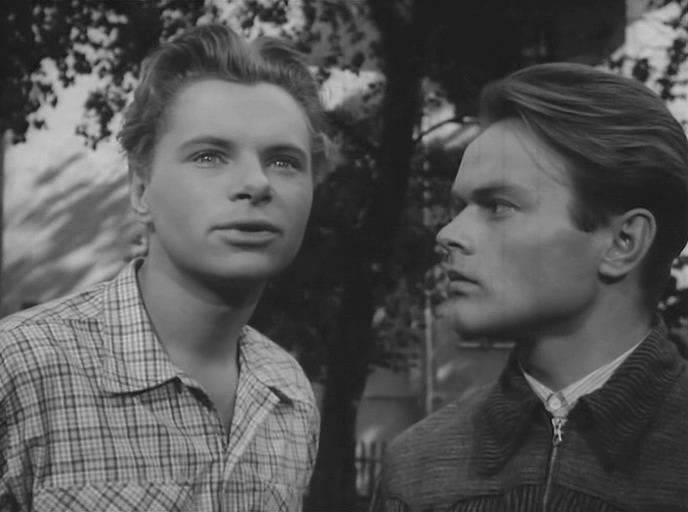"Змеелов" (СССР, 1986) и "В добрый час!" (СССР, 1957): лидеры советского кинопро