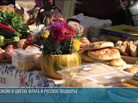 Подворья, дефиле в национальных костюмах и молдавская хора: ярмарка в Каменке