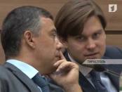 Зал заседаний Верховного Совета сегодня был в клубах дыма