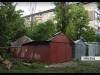 Не рассчитали. По вине коммунальщиков дерево упало на гаражи